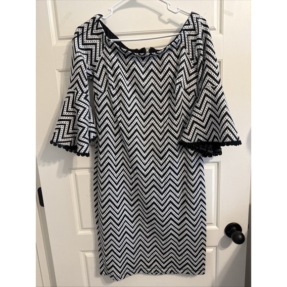 Gabby Skye Dresses & Skirts - Gabby & Skye Black/White Stripe Dress-Size 6